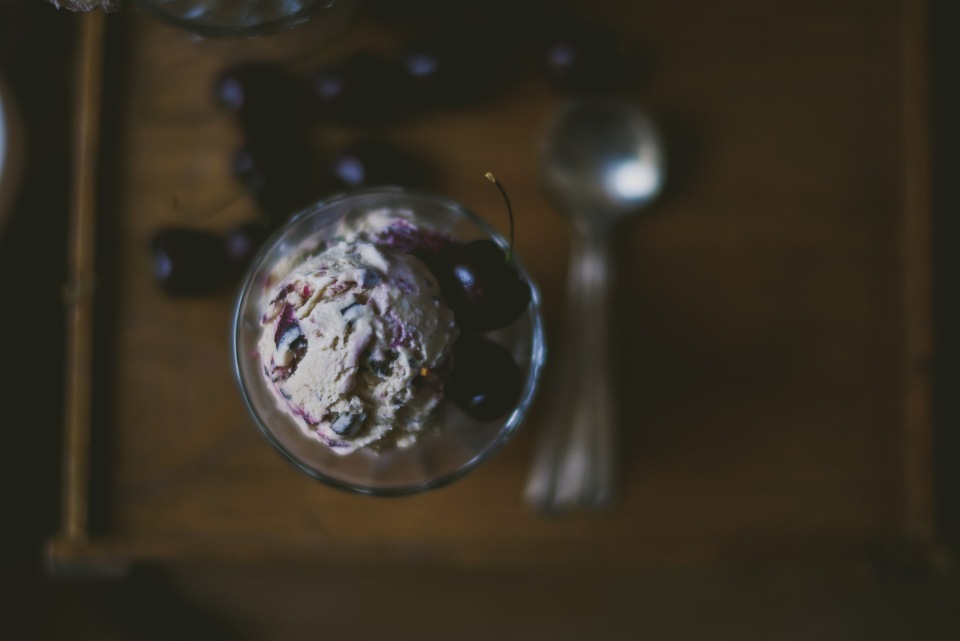 red-wine-roasted-cherry-ice-cream | le jus d'orange-38